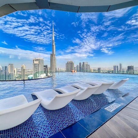 Infinity Pool & Burj Khalifa View L Luxe Paramount Dubai Dış mekan fotoğraf