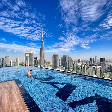 Infinity Pool & Burj Khalifa View L Luxe Paramount Dubai Dış mekan fotoğraf