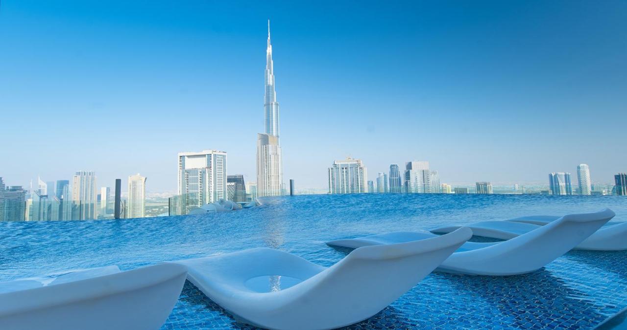 Infinity Pool & Burj Khalifa View L Luxe Paramount Dubai Dış mekan fotoğraf