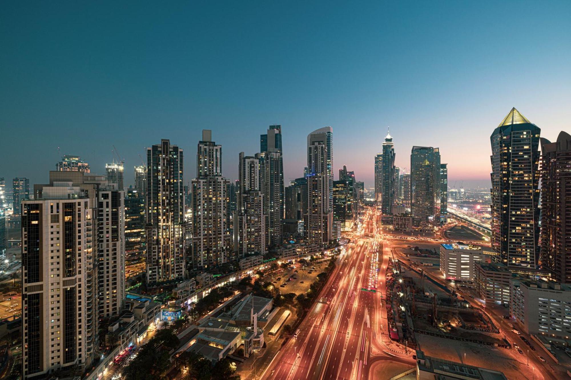 Infinity Pool & Burj Khalifa View L Luxe Paramount Dubai Dış mekan fotoğraf