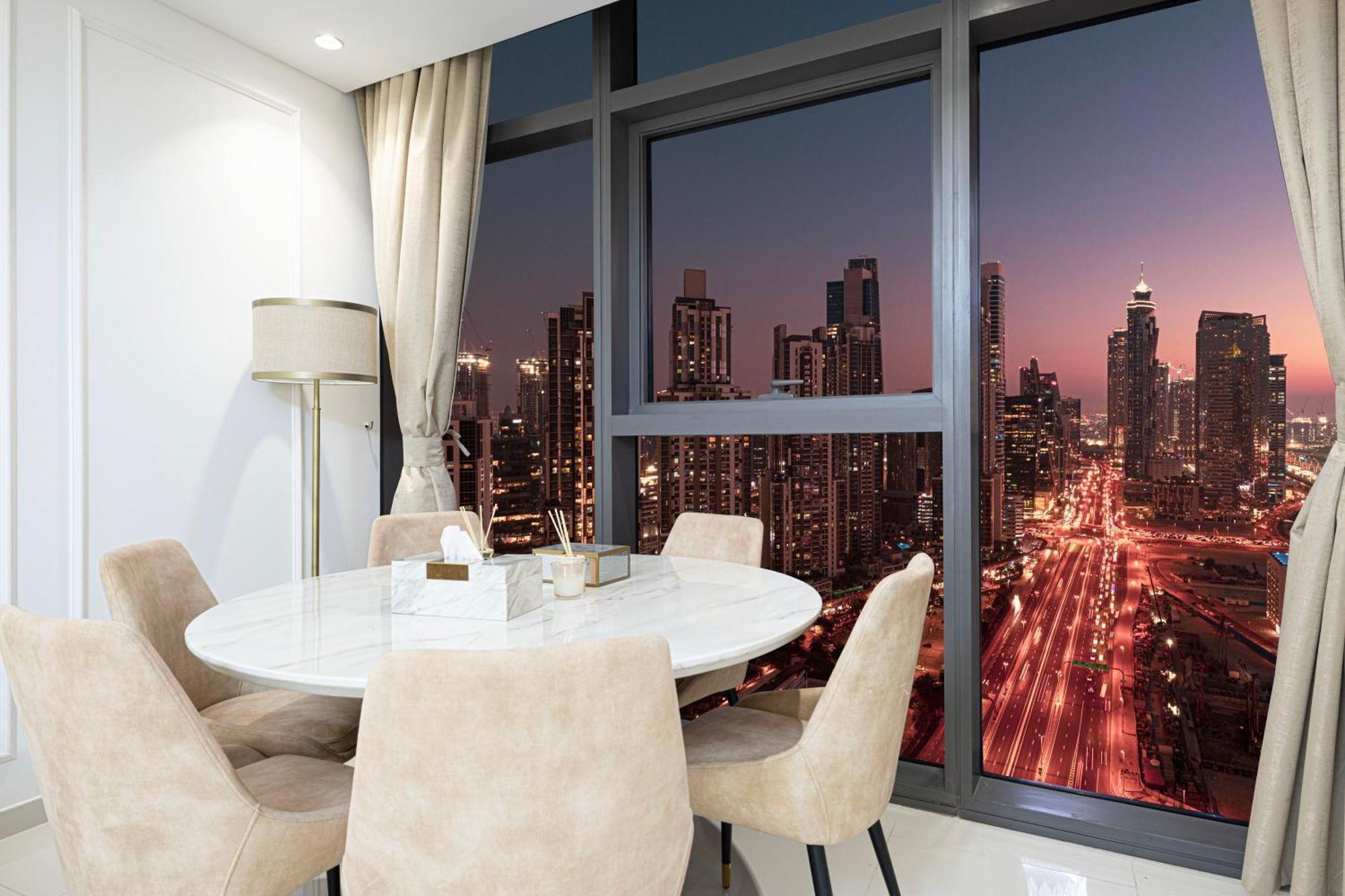 Infinity Pool & Burj Khalifa View L Luxe Paramount Dubai Dış mekan fotoğraf
